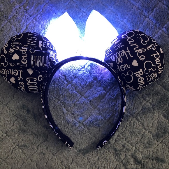 Light Up Minnie Mouse Ears - Picture 4 of 8